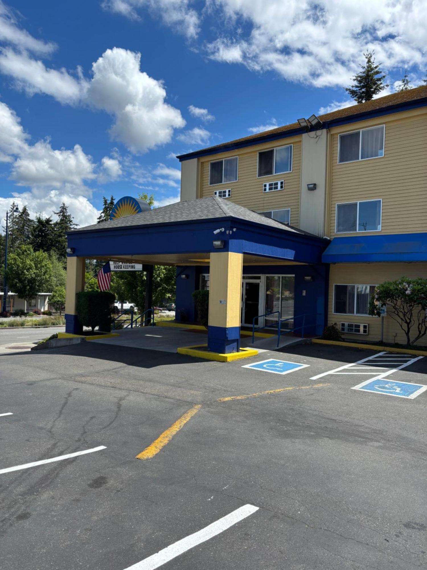 Days Inn By Wyndham Seattle Aurora Shoreline Bagian luar foto